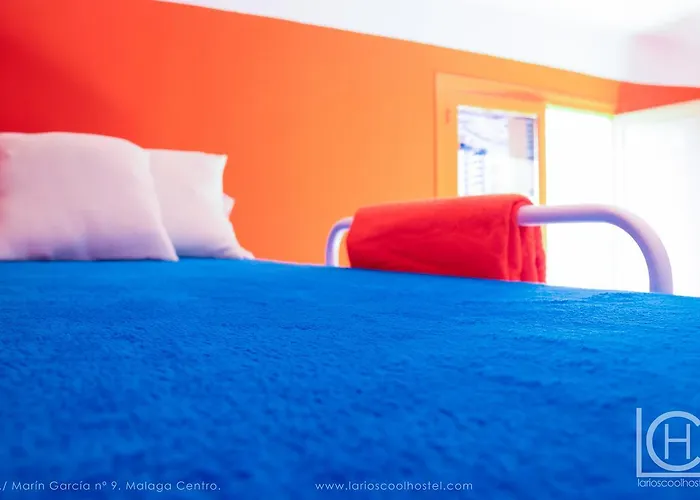 Larios Cool بيت شباب