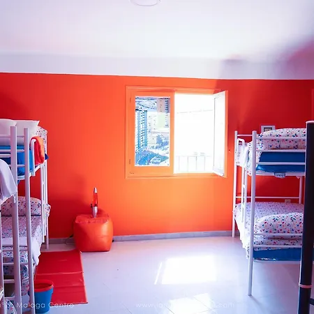 Larios Cool Hostel *