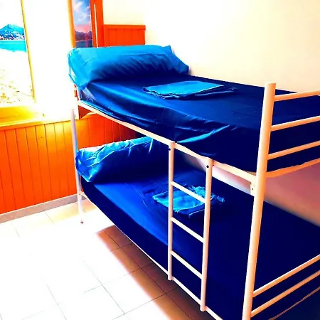 Larios Cool Hostel *